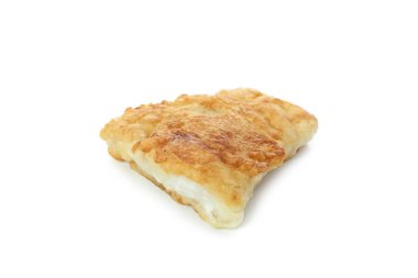 Beyaz arka planda izole edilmiş lezzetli kızarmış balık.