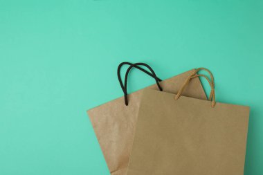 Nane arkaplanında boş kağıt torbalar, metin için boşluk