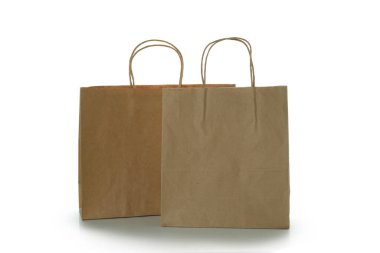 Boş kağıt torbaları beyaz arkaplanda izole