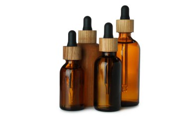 Beyaz arkaplanda yağlı damlalar var.