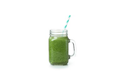 Beyaz arka planda yeşil smoothie ile izole Mason kavanozu
