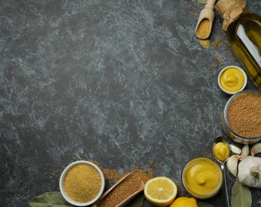 Siyah dumanlı arkaplanda hardal pişirme kavramı, metin için boşluk