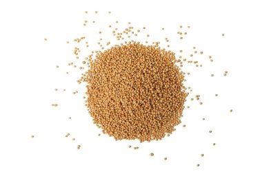 Beyaz arkaplanda izole edilmiş hardal yığını