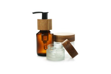 Beyaz arkaplanda izole edilmiş hijyen araçları grubu