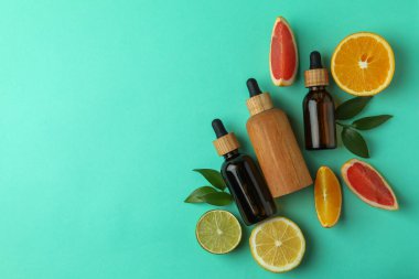 Arka planda yağ ve narenciye olan damlalar.