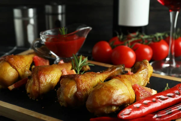 Fogalom Finom Étkezés Fórumon Sült Csirke Dobverő Közelről — Stock Fotó