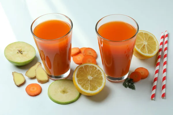 Glasses Juice Ingredients White Background — Stock Photo, Image