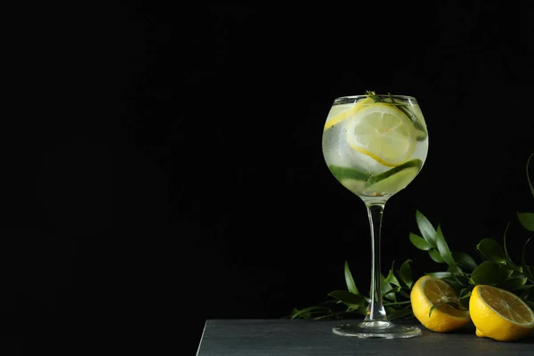 Glas Cocktail Met Citrus Donkere Achtergrond — Stockfoto