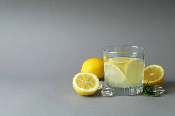 Vaso Limonada Ingredientes Sobre Fondo Gris Claro —  Fotos de Stock
