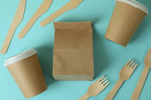 Louça Descartável Entrega Alimentos Fundo Azul — Fotografia de Stock