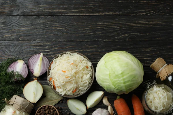 Verse Zuurkool Ingrediënten Houten Tafel — Stockfoto