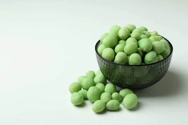 Skål Wasabi Nötter Vit Bakgrund — Stockfoto