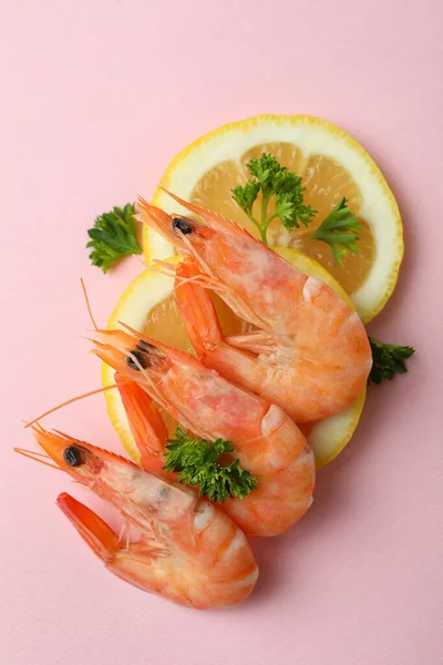 Tasty Cooked Shrimps Pink Background Close — Stock Photo, Image