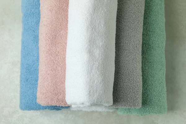 Saubere Handtücher Auf Strukturiertem Hintergrund Ansicht Von Oben — Stockfoto