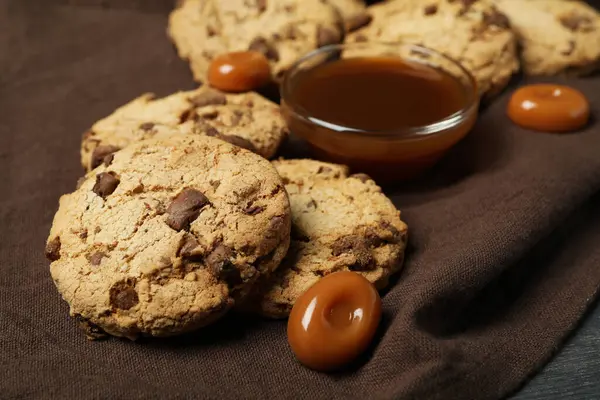 Servilleta Con Galletas Caramelo Cerca — Foto de Stock