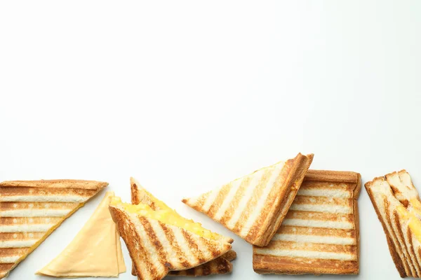 Sandwiches Parrilla Con Queso Sobre Fondo Blanco — Foto de Stock