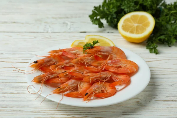 Plate Tasty Shrimps White Wooden Table — Stock Photo, Image