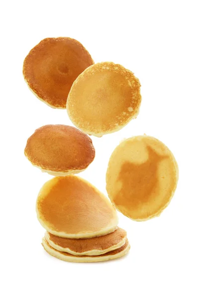 Leckere Fallende Pfannkuchen Isoliert Auf Weißem Hintergrund — Stockfoto