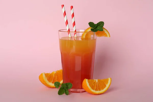 Tequila Sunrise Cocktail Ingredienti Sfondo Rosa — Foto Stock