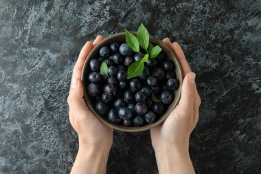 Siyah dumanlı böğürtlen konsepti