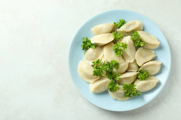 Fogalom Ízletes Ételek Vareniki Vagy Pierogi Fehér Texturált Asztalon — Stock Fotó