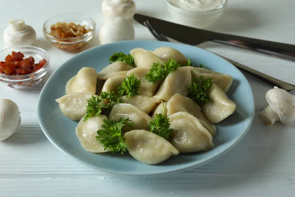 Concept Van Lekker Eten Met Vareniki Pierogi Houten Tafel — Stockfoto