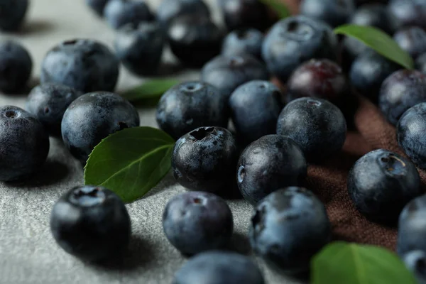 Frische Beeren Konzept Mit Blaubeeren Auf Grau Strukturiertem Tisch — Stockfoto