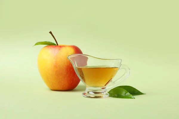 Домашний Яблочный Уксус Ингредиент Зеленом Фоне — стоковое фото