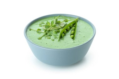 Beyaz zemin üzerinde izole edilmiş bezelye çorbası tabağı