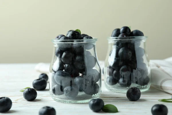 Frisches Beerenkonzept Mit Blaubeere Auf Weißem Holztisch — Stockfoto