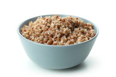 Beyaz arka planda izole edilmiş lezzetli karabuğday.