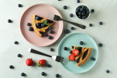 Lezzetli yemek kavramı, yaban mersinli turta, üst manzara.