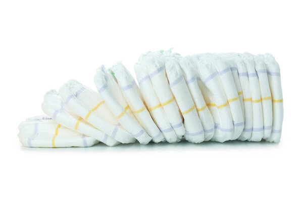 Пачки подгузников для детей на белом фоне