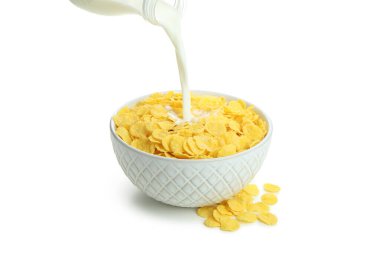 Beyaz arkaplanda izole edilmiş mısır gevreği kasesi