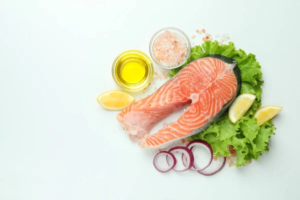 白を基調とした鮭の調理の概念 — ストック写真