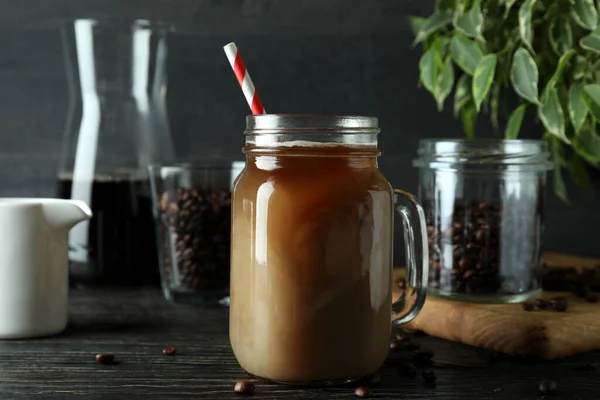 Konsep Minuman Dingin Dengan Kopi Atas Meja Kayu — Stok Foto