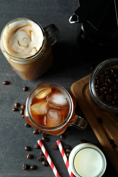 Konsep Minuman Lezat Dengan Kopi Meja Kayu Gelap — Stok Foto