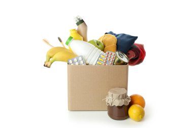 Karton bağış kutusu beyaz arkaplanda izole edildi