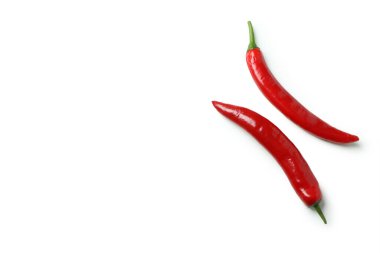 Kırmızı kırmızı kırmızı biber beyaz arka planda izole