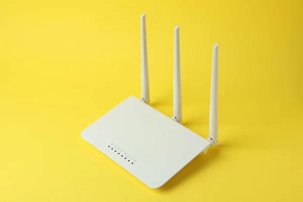 Router External Antennas Yellow Background — Stock Photo, Image