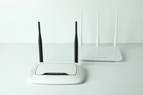 Routers Met Externe Antennes Witte Achtergrond — Stockfoto