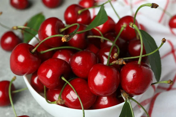 Konzept Der Süßen Beere Mit Roter Kirsche — Stockfoto