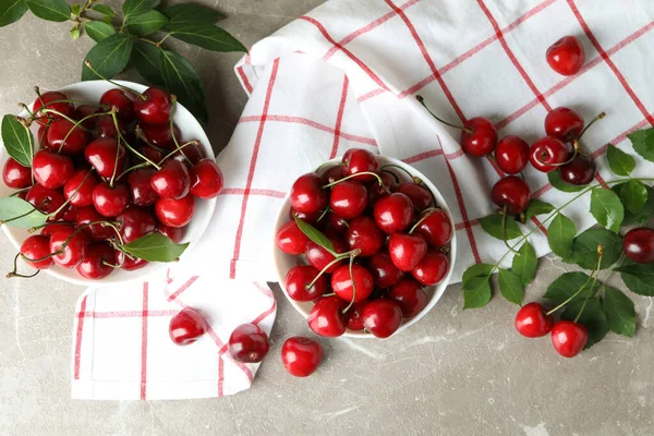 Konzept Der Süßen Beere Mit Roter Kirsche — Stockfoto