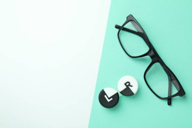 Gözler ve sağlık hizmetleri için kontakt lens kavramı