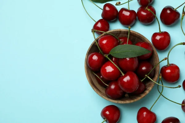 Konzept Der Süßen Beere Mit Roter Kirsche — Stockfoto