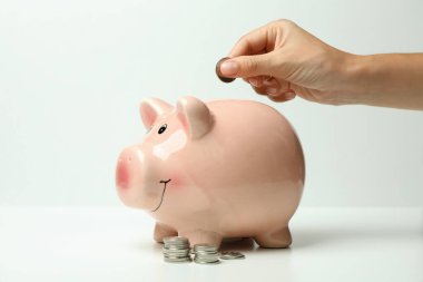 Beyaz arka planda finans ve ekonomi kavramı