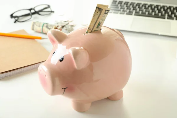 Conceito Finanças Economia Com Piggy Bank — Fotografia de Stock