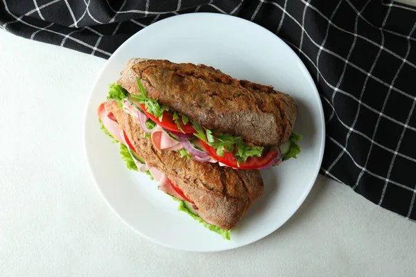 맛있는 샌드위치를 곁들인 — 스톡 사진