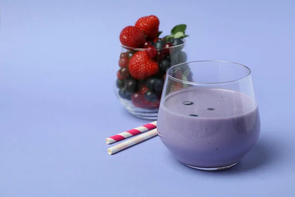 Blueberry Smoothie Ingredients Straws Violet Background — Stock Photo, Image