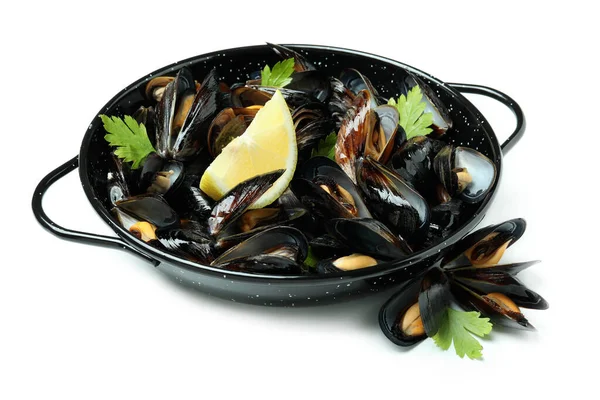 Padella Con Cozze Fresche Isolate Fondo Bianco — Foto Stock